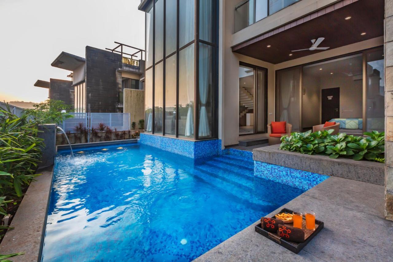 Saffronstays Aspen, Lonavala - Luxury Pool Villa With Games And Tv Room Near Bhushi Dam 외부 사진