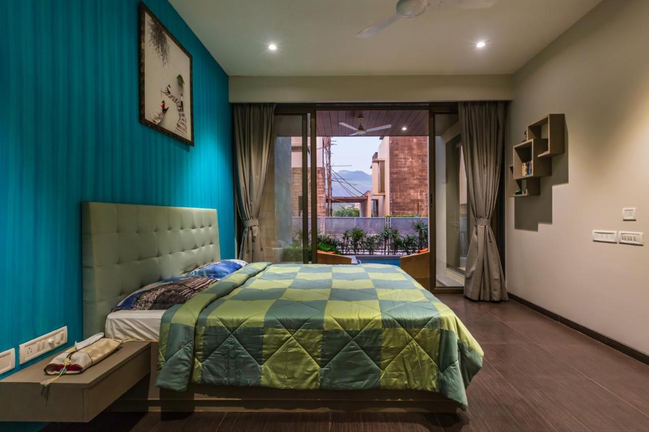 Saffronstays Aspen, Lonavala - Luxury Pool Villa With Games And Tv Room Near Bhushi Dam 외부 사진